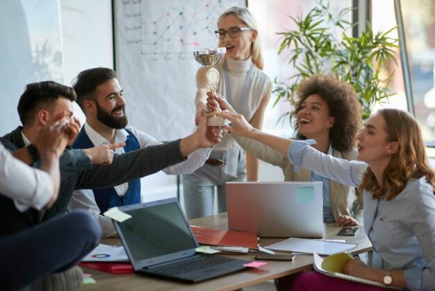 Společnost M-Files získala ocenění Gartner® Peer Insights™ 2023 Strong Performer v&nbsp;oblasti platforem pro obsahové služby